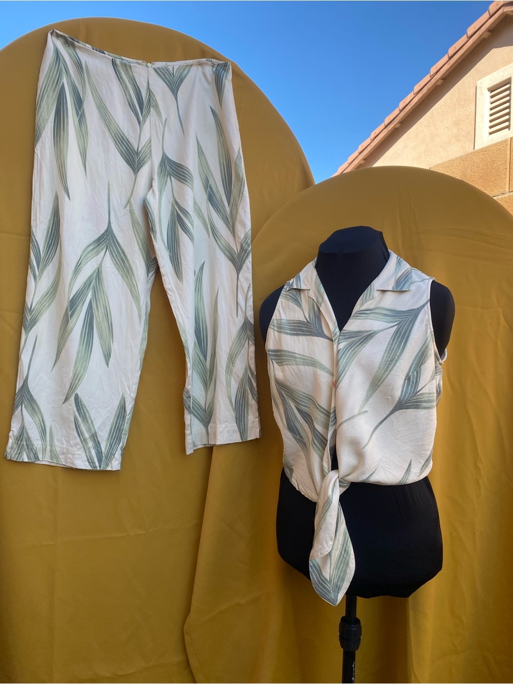 Tommy Bahama leaf-Print Cream Crop Pants with Green Palm Pattern set
